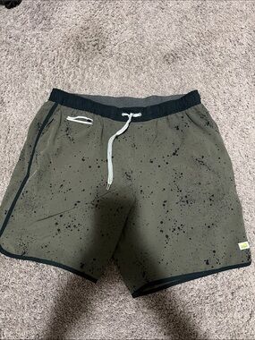 Vuori Men's Banks Shorts Olive Green with Black Splatter